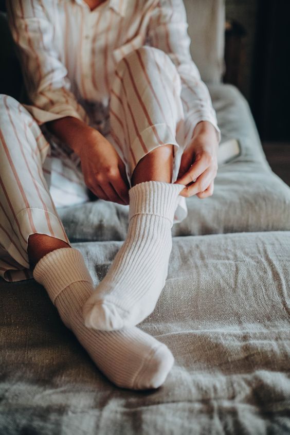5 REASONS WHY YOU SHOULD ADVISE YOUR DAUGHTER TO SLEEP WITH SOCKS